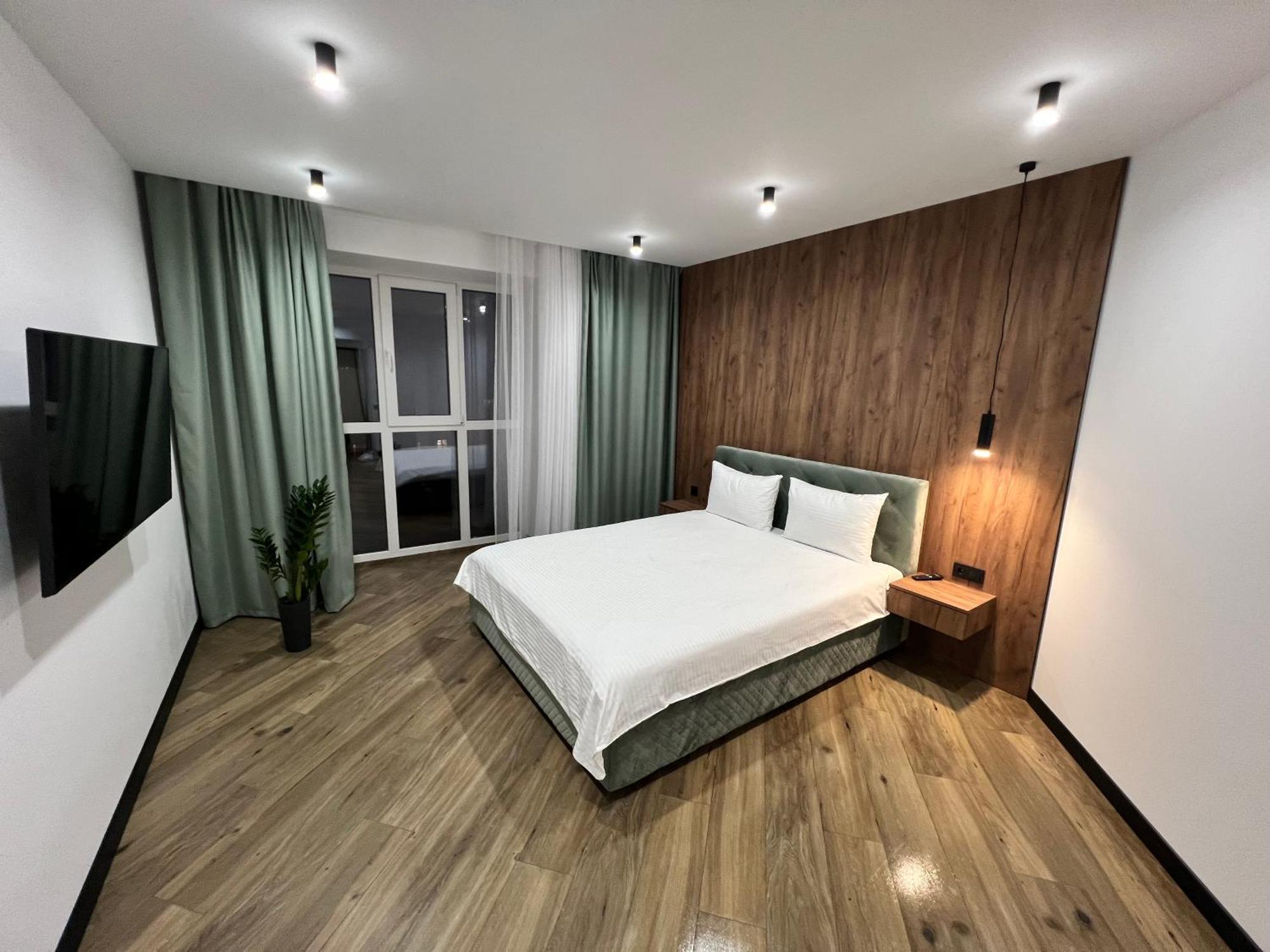 Люкс Апартаменти Район Автовокзалу В Жкарена Та Жк Great House Поблизу Обласноі Лікарні Rivne Exterior foto