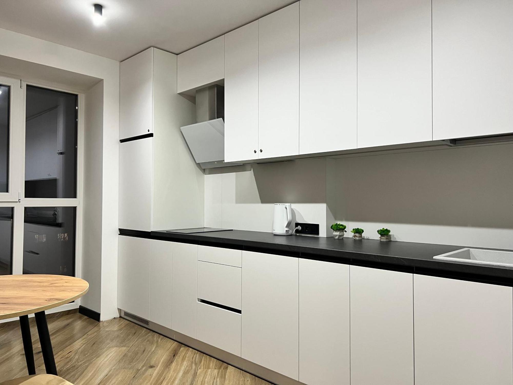 Люкс Апартаменти Район Автовокзалу В Жкарена Та Жк Great House Поблизу Обласноі Лікарні Rivne Exterior foto