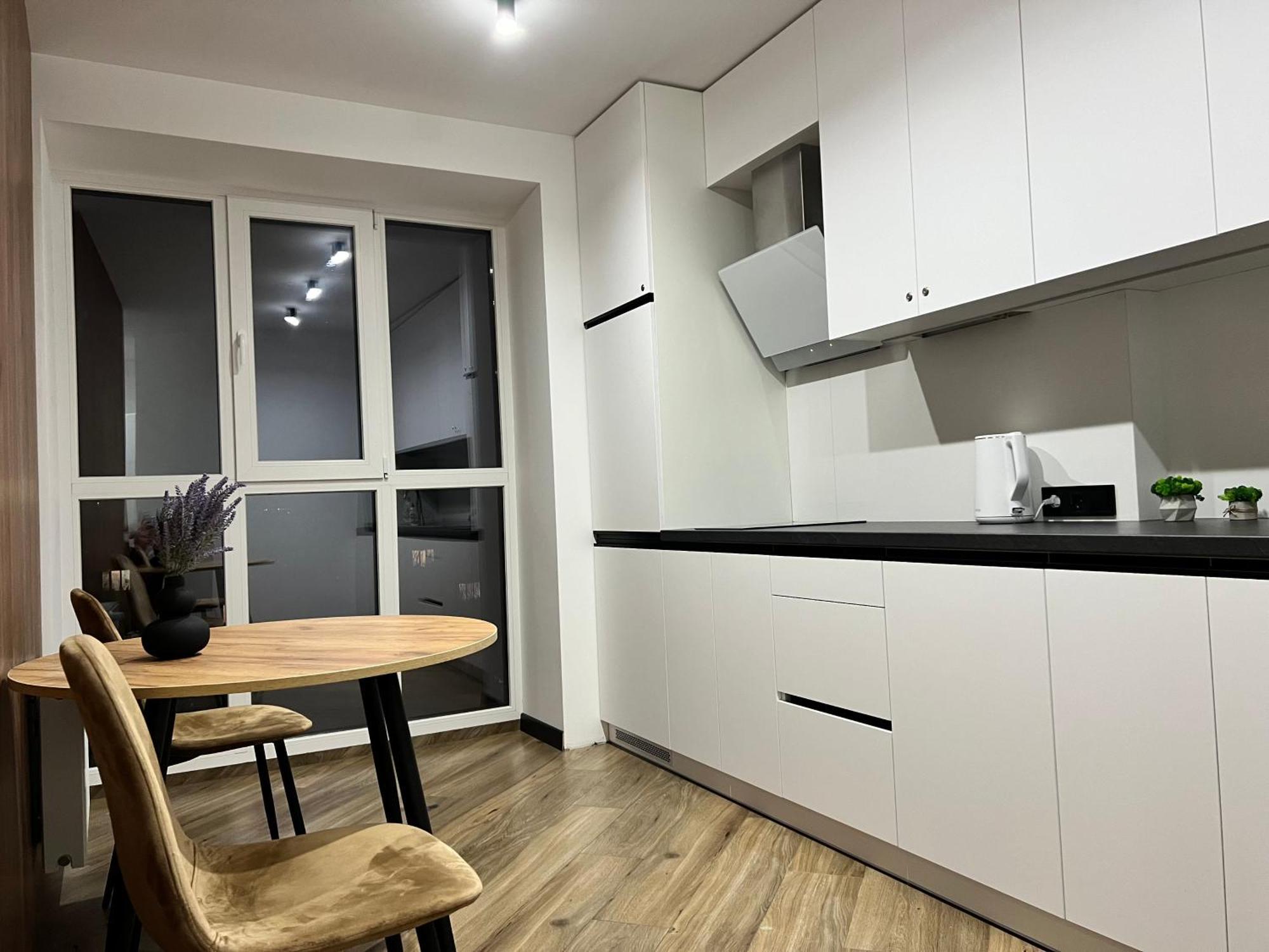 Люкс Апартаменти Район Автовокзалу В Жкарена Та Жк Great House Поблизу Обласноі Лікарні Rivne Exterior foto