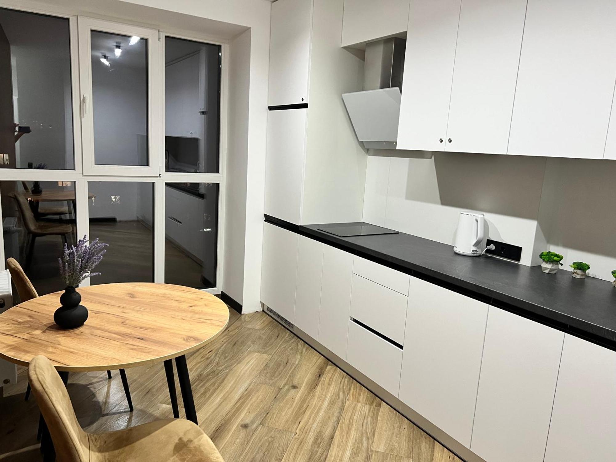 Люкс Апартаменти Район Автовокзалу В Жкарена Та Жк Great House Поблизу Обласноі Лікарні Rivne Exterior foto