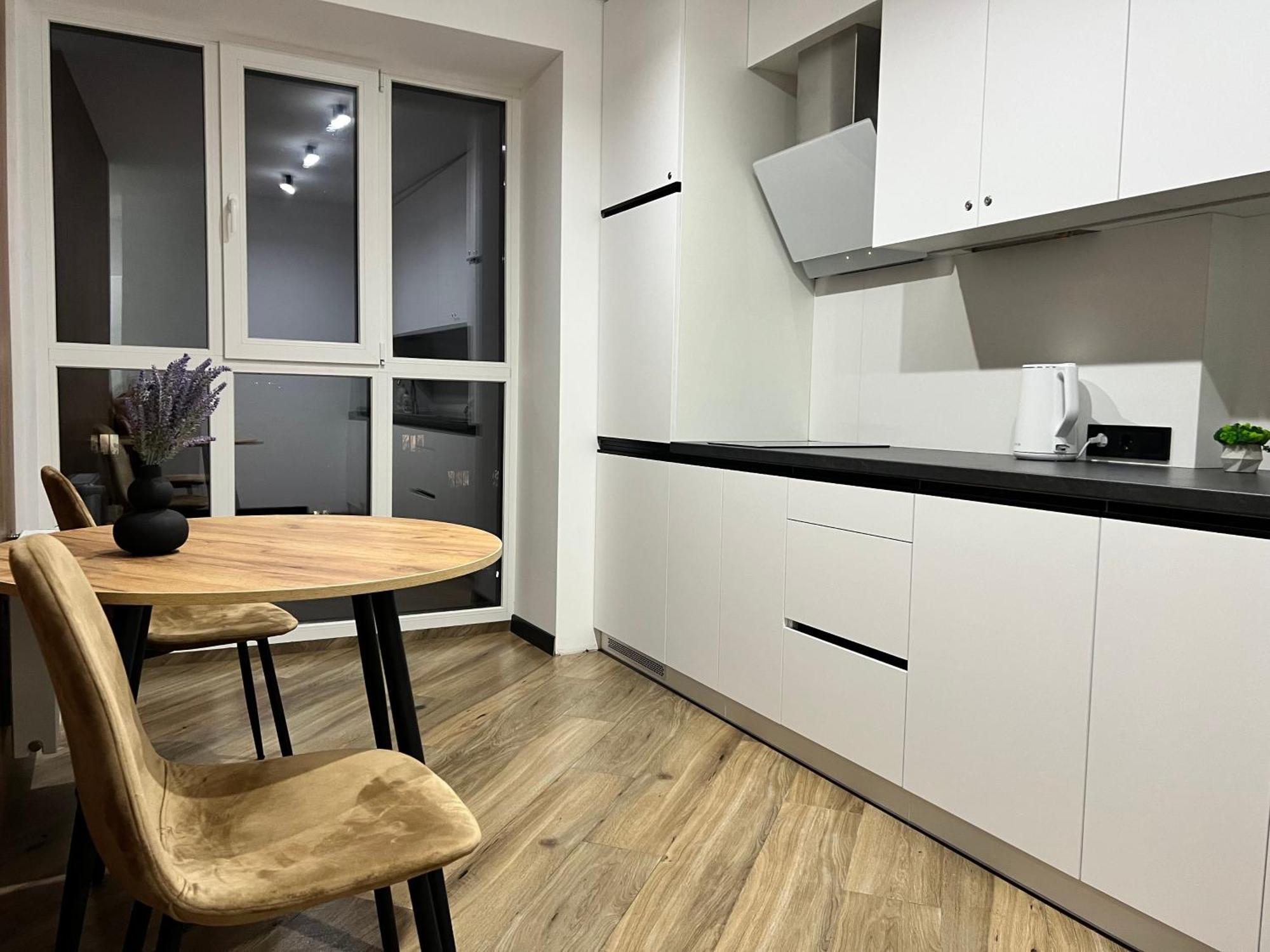 Люкс Апартаменти Район Автовокзалу В Жкарена Та Жк Great House Поблизу Обласноі Лікарні Rivne Exterior foto